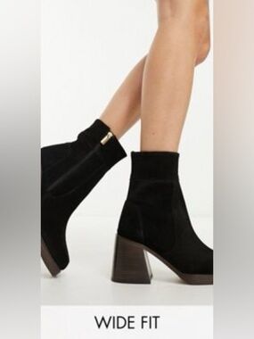 ASOS DESIGN Wide Fit Black Suede Mid-Heel Boots US 5